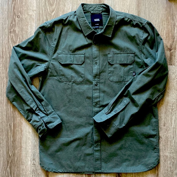 Vans Other - Vans Classic fit button down